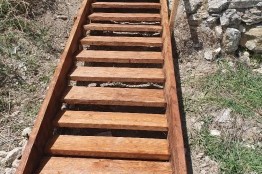 Строителство на дървена стълба и декинг до Варна