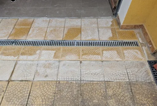 Bau- und Reparaturarbeiten an einem Haus in der Nähe von Albena