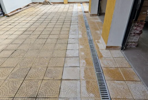 Bau- und Reparaturarbeiten an einem Haus in der Nähe von Albena