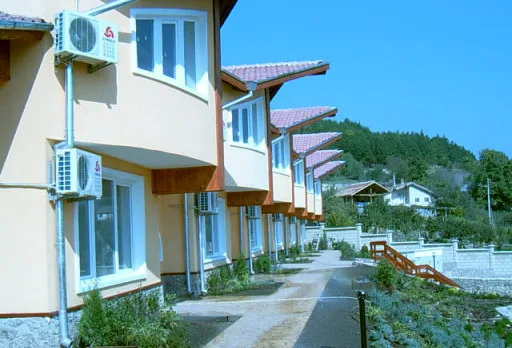 Строителство на 8 къщи в Балчик, с. Рогачево