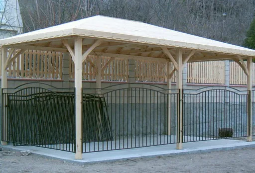 Направа на път и масивна ограда на вила до Балчик