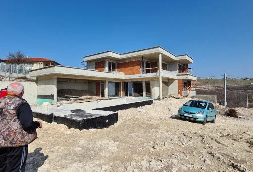 Модерна вила с плосък покрив в Балчик