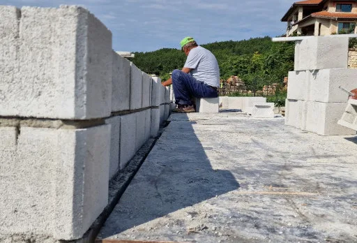 Строително-ремонтни работи на къща до Албена