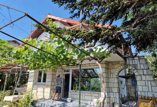 Строително-ремонтни работи на къща до Балчик