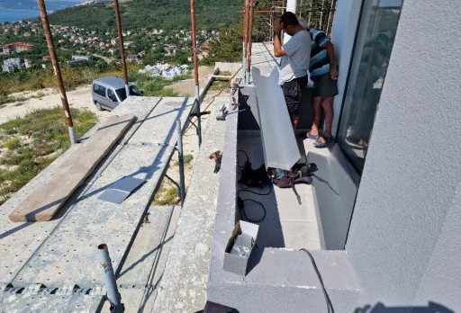 Модерна вила с плосък покрив в Балчик