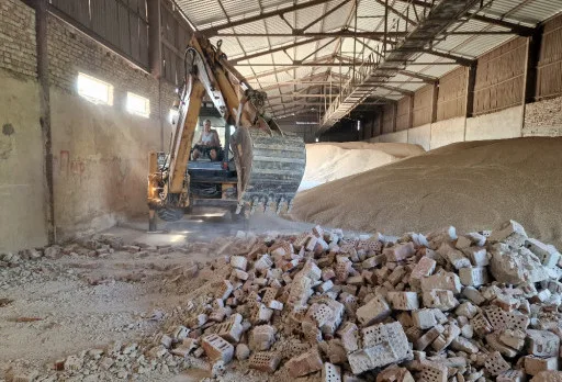 Строителство на складове за зърно в Кардам