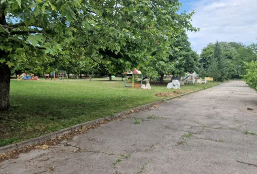 Строителство на бетонова ограда на детска градина в гр. Добрич