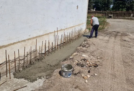 Строителство на складове за зърно в Кардам