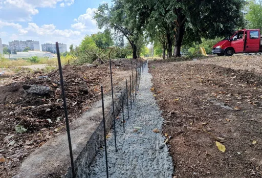 Строителство на бетонова ограда на детска градина в гр. Добрич