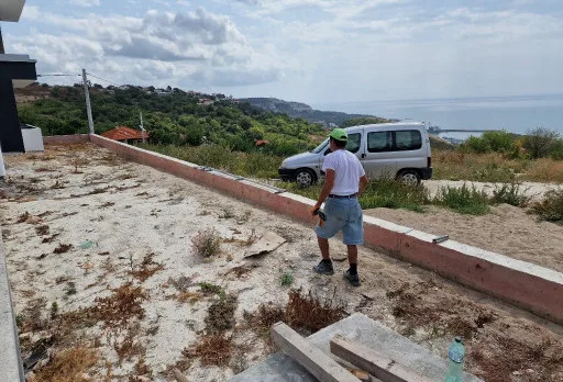 Модерна вила с плосък покрив в Балчик