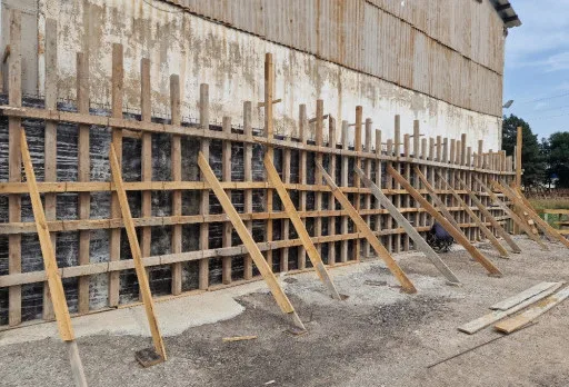 Строителство на складове за зърно в Кардам