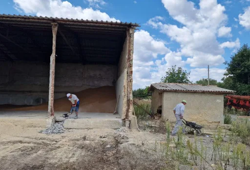 Строителство на складове за зърно в Кардам