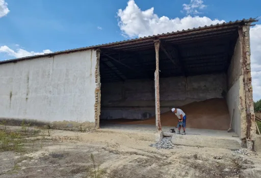 Строителство на складове за зърно в Кардам