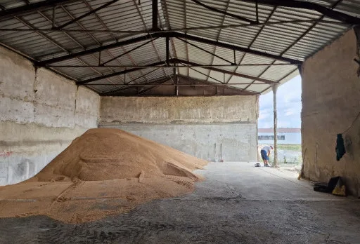 Строителство на складове за зърно в Кардам