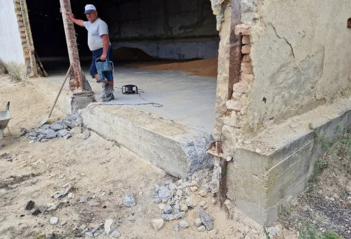 Строителство на складове за зърно в Кардам