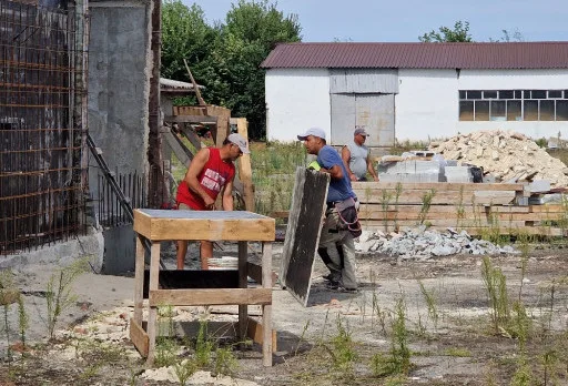 Строителство на складове за зърно в Кардам