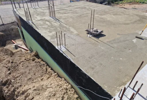 Класическа къща с покрив от керемиди – Рогачево 