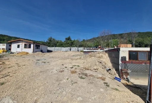 Класическа къща с покрив от керемиди – Рогачево 