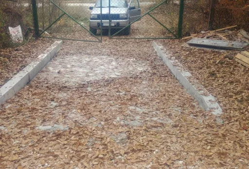 Направа на път от трошен камък и бетонно корито до с. Батово