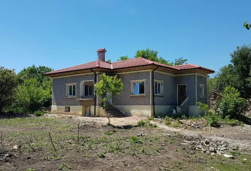 Нов покрив на къща до Дуранкулак