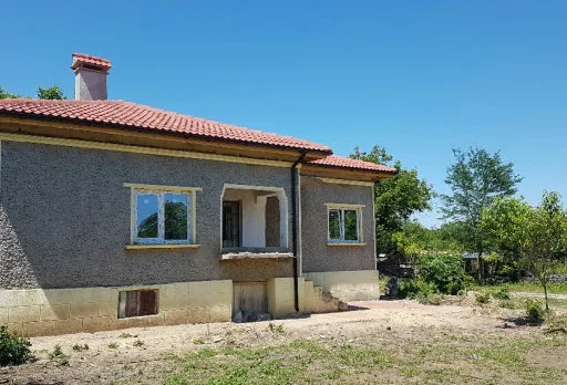 Нов покрив на къща до Дуранкулак