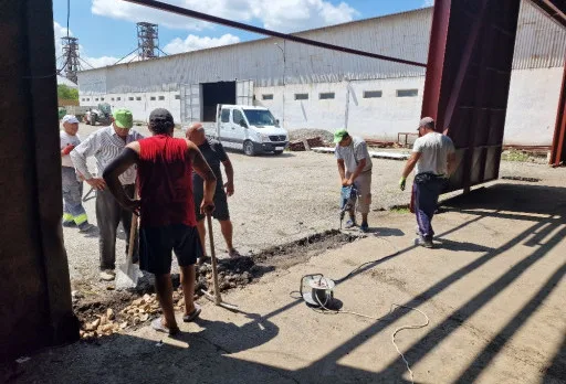 Строителство на складове за зърно в Кардам