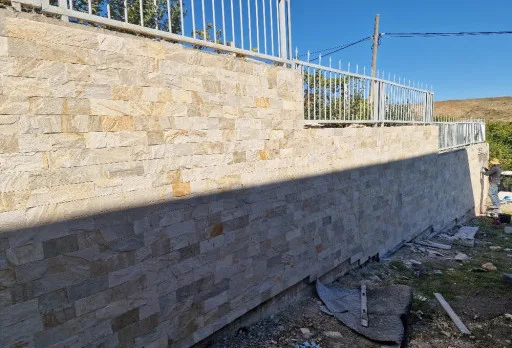 Модерна вила с плосък покрив в Балчик