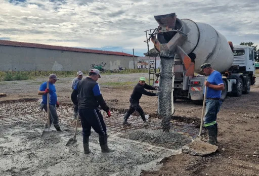 Строителство на складове за зърно в Кардам