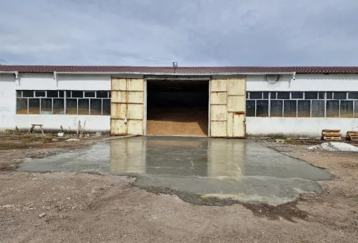 Строителство на складове за зърно в Кардам