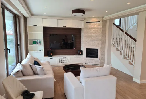 Двуетажна къща с паркомясто – с. Тополи, Варна