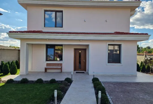 Двуетажна къща с паркомясто – с. Тополи, Варна