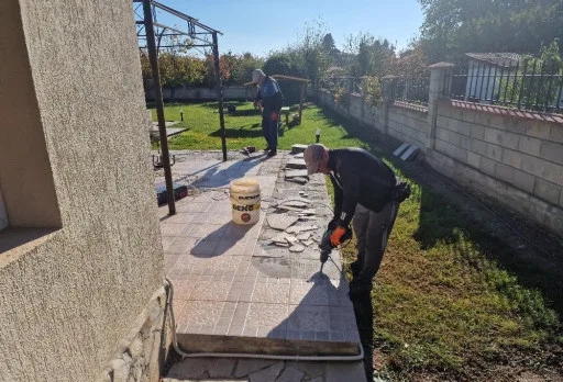 Полагане на външна настилка от гранитогрес и други ремонтни работи до Балчик