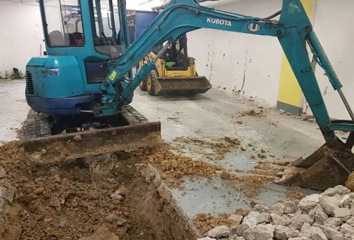 Строително-монтажни работи на основи за индустриален принтер във Варна