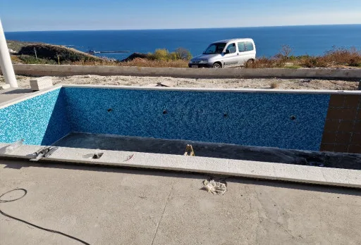 Модерна вила с плосък покрив в Балчик