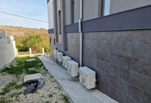 Модерна вила с плосък покрив в Балчик