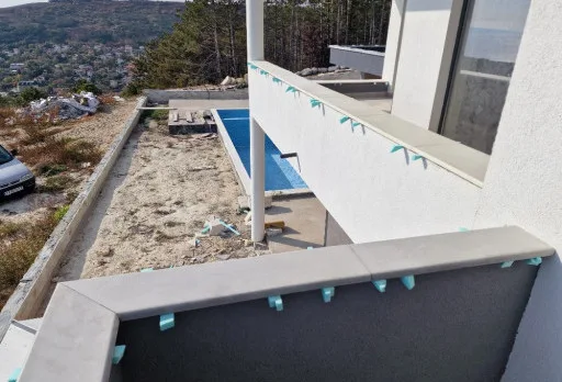 Модерна вила с плосък покрив в Балчик