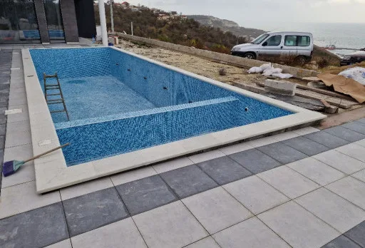 Модерна вила с плосък покрив в Балчик