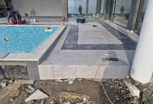 Модерна вила с плосък покрив в Балчик