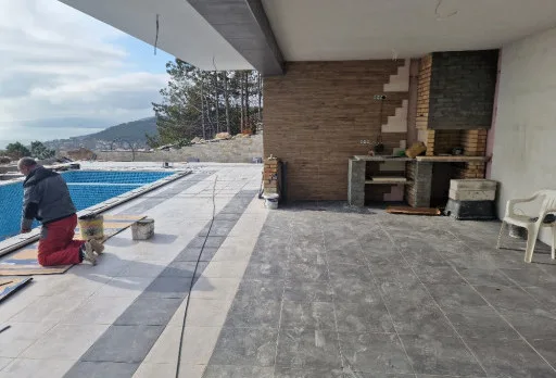 Модерна вила с плосък покрив в Балчик