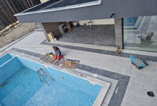 Модерна вила с плосък покрив в Балчик