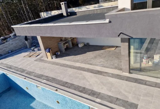 Модерна вила с плосък покрив в Балчик