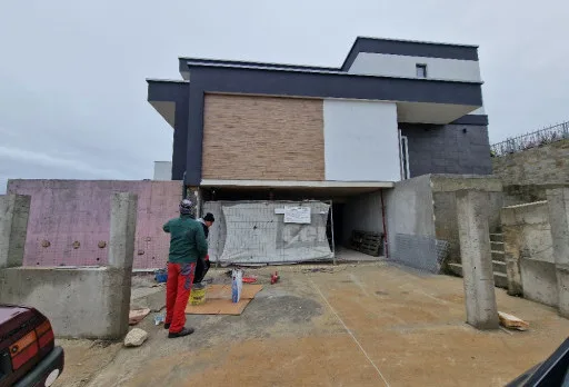 Модерна вила с плосък покрив в Балчик