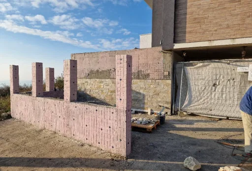 Модерна вила с плосък покрив в Балчик