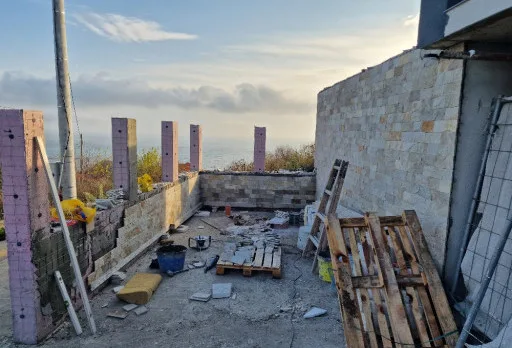 Модерна вила с плосък покрив в Балчик