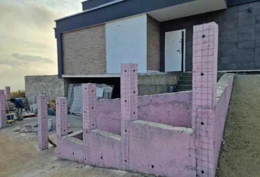 Модерна вила с плосък покрив в Балчик