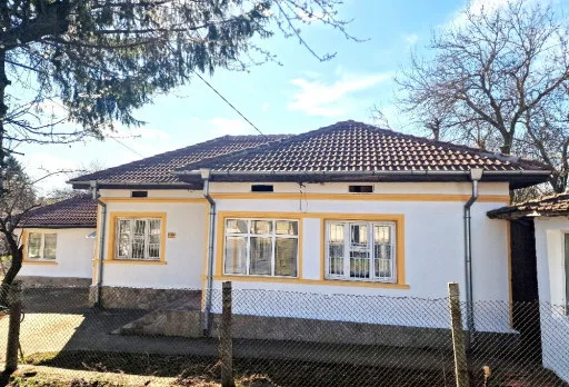 Construction and repair works of a house near Dobrich and General Toshevo