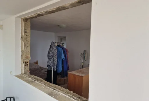 Bau-, Reparatur- und Landschaftsgestaltungsarbeiten an einem Haus in Varna