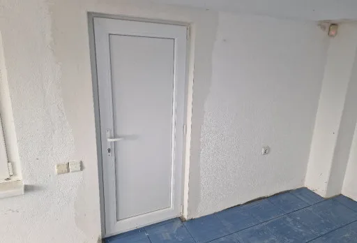 Bau-, Reparatur- und Landschaftsgestaltungsarbeiten an einem Haus in Varna