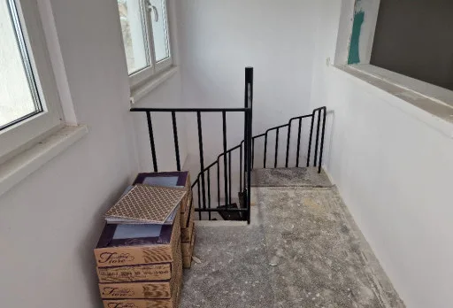 Bau-, Reparatur- und Landschaftsgestaltungsarbeiten an einem Haus in Varna