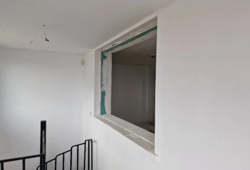Bau-, Reparatur- und Landschaftsgestaltungsarbeiten an einem Haus in Varna